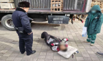 男子搬货时低血糖晕倒 南岗民警巡逻中及时救助化险为夷