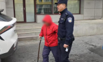 老人迷路街头徘徊 巡逻民警暖心助其回家